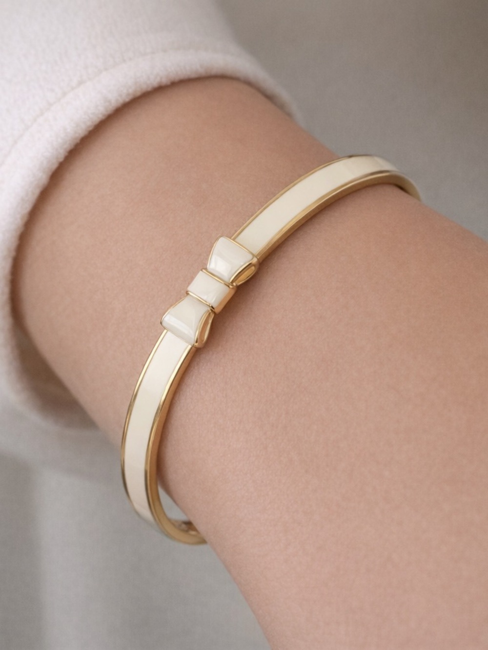 Kate Spade “Take a Bow” Cream Enamel Bow Bangle Bracelet NWT
